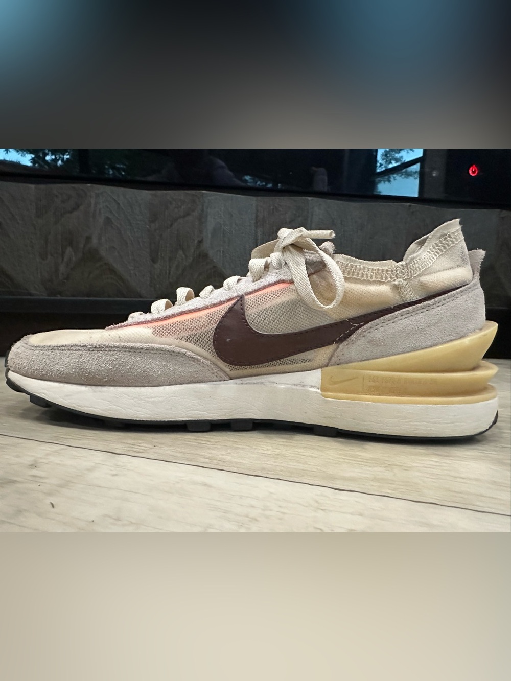 Nike Waffle One Suede Men’s sneakers in Natural Light Bone